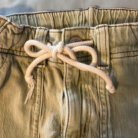 SAmerican Eagle, size 00, green cargo sweats, barely worn, women’s pants - Picture 2 of 10